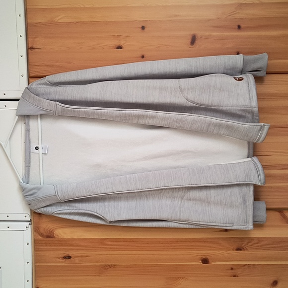 The harmony wrap with generous hood M/L - Picture 2 of 8